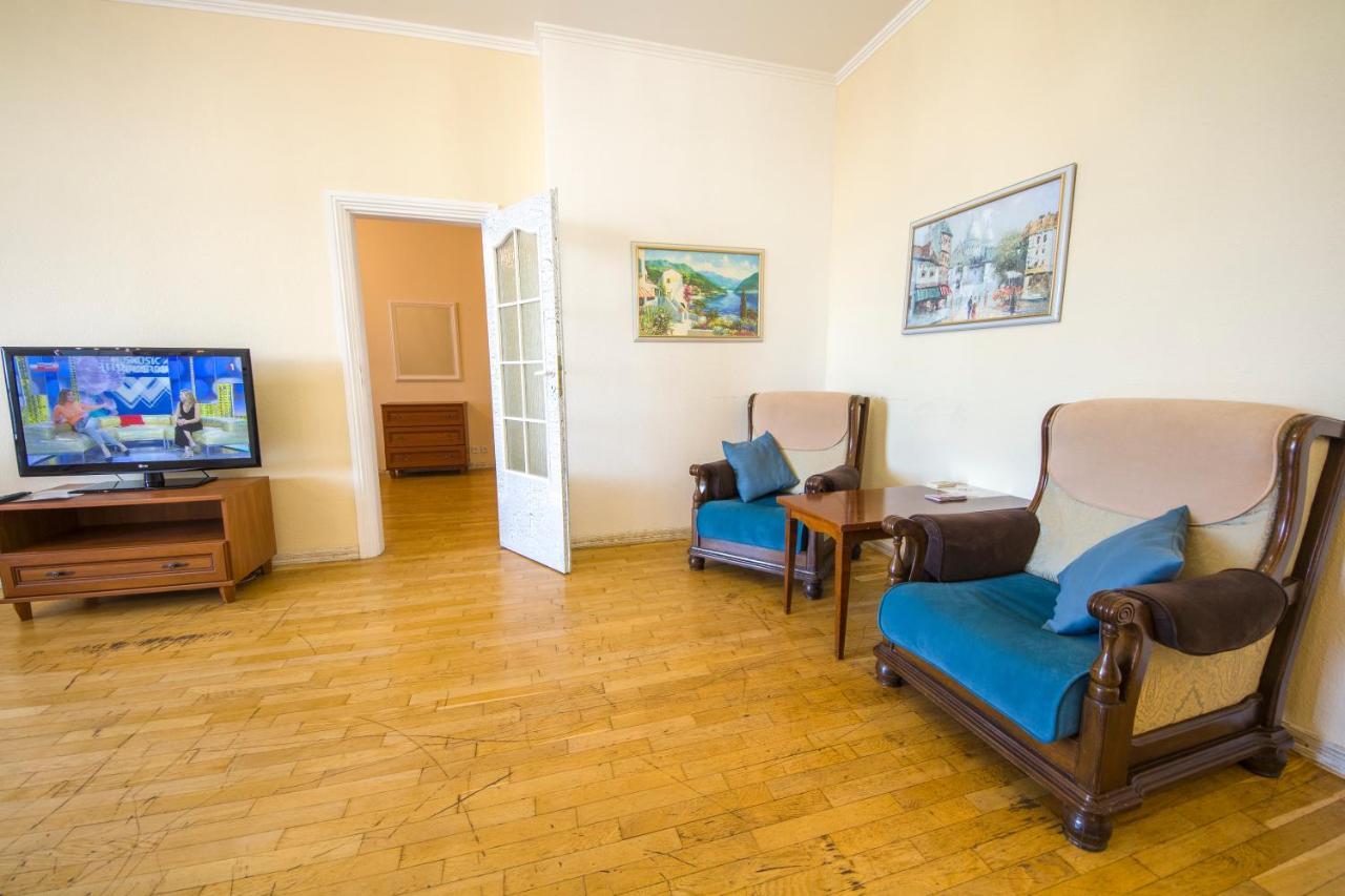 Central Apartments On Khreschatyk Kiev Luaran gambar