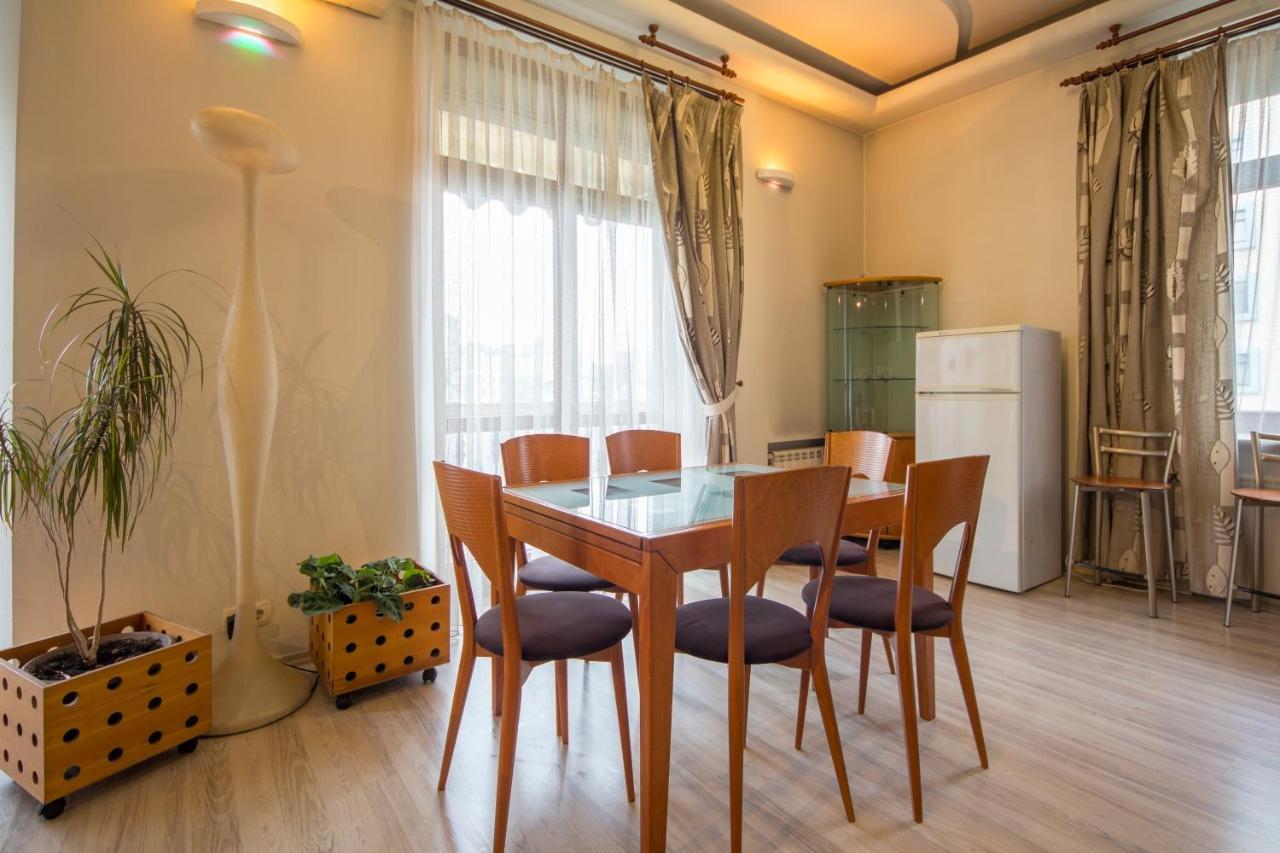 Central Apartments On Khreschatyk Kiev Luaran gambar